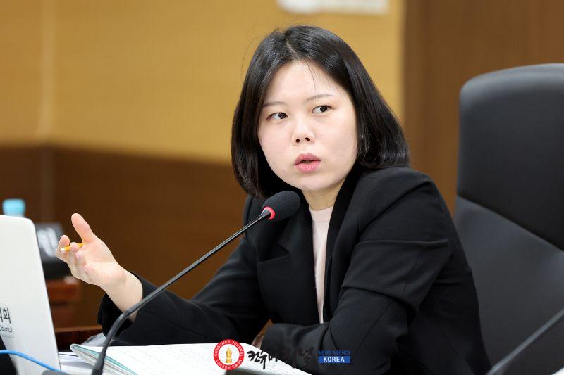 (사진)인천시의회 정보현 의원, “충분한 준비 없는 정책은 시민 부담”.jpg