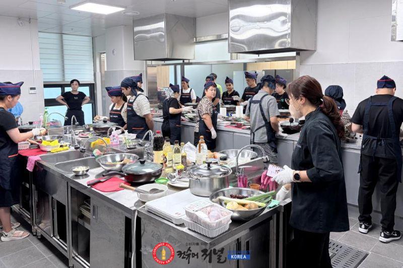6.궁중찜닭 만들기 모습 (1).jpg