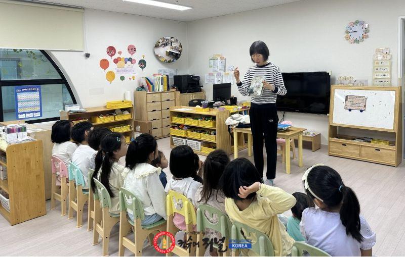 1. 고양시 도서관, 신중년 일자리‧맞춤형 독서로 문화복지 넓힌다 (1) 북스타트 매니저 프로그램 (영유아 대상).jpg