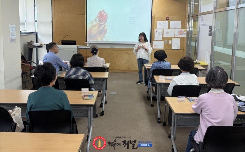 1. 고양시 도서관, 신중년 일자리‧맞춤형 독서로 문화복지 넓힌다 (5) 시니어 그림책 담소회.jpg