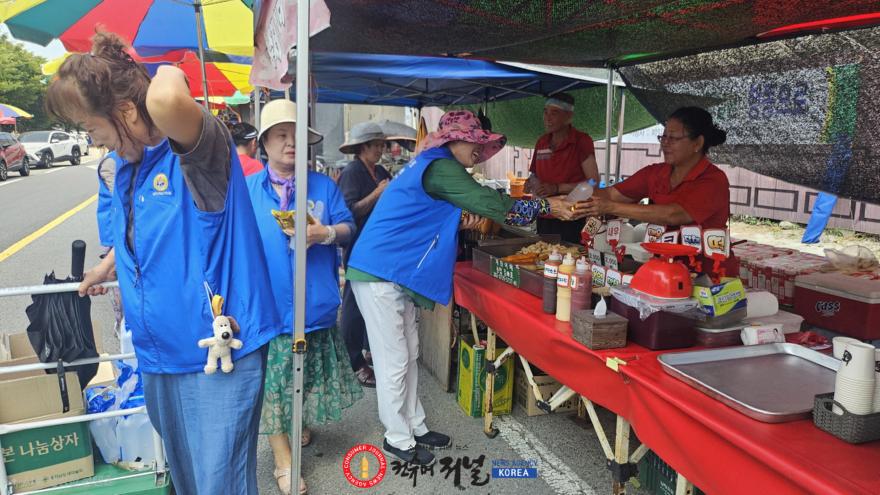 9.바르게살기운동 예산읍위원회 폭염 대비 얼음생수 나눔 행사 (3).jpg