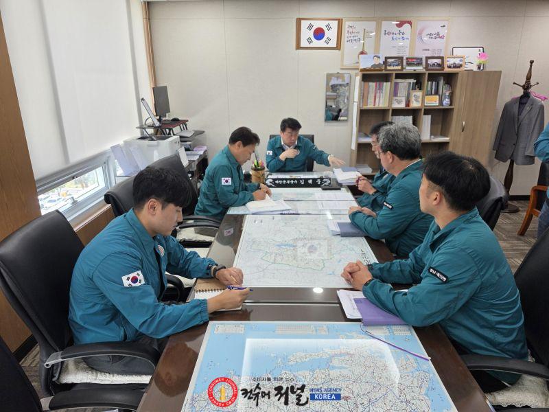 폭염경보 발효에 따른 상황판단회의 개최 모습.jpg