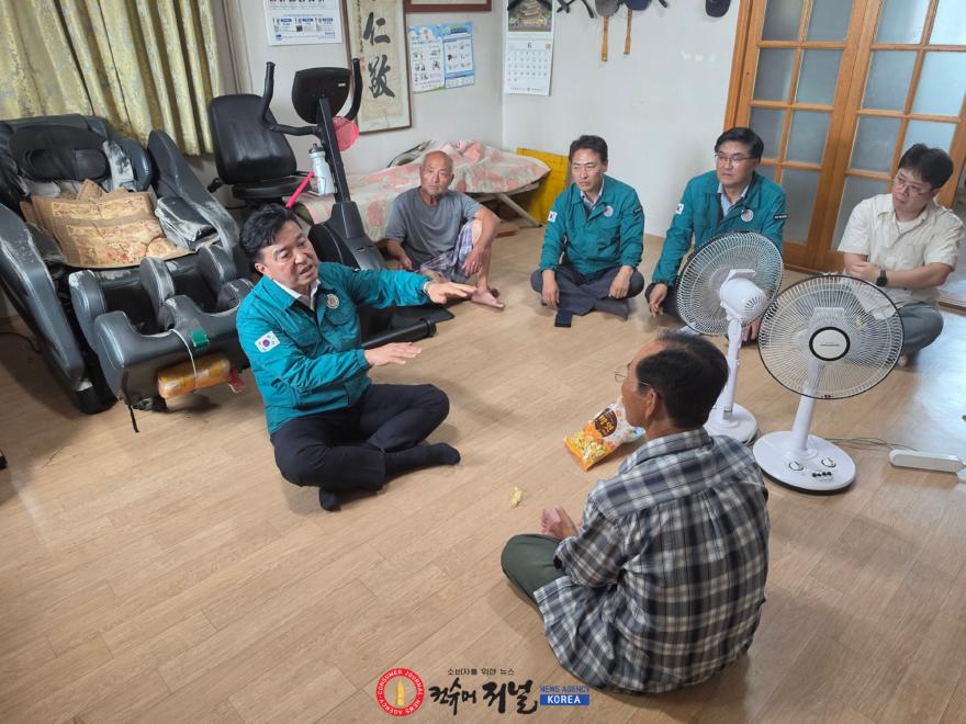 1.무더위쉼터 현장점검 모습.jpg