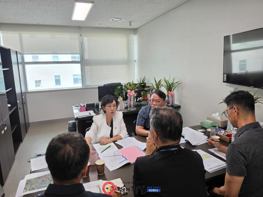 260805_김해련_의원__사리현2교_기존교량__무조건_철거보다_도민_위한_문화·휴식공간으로_활용해야_(1).jpg