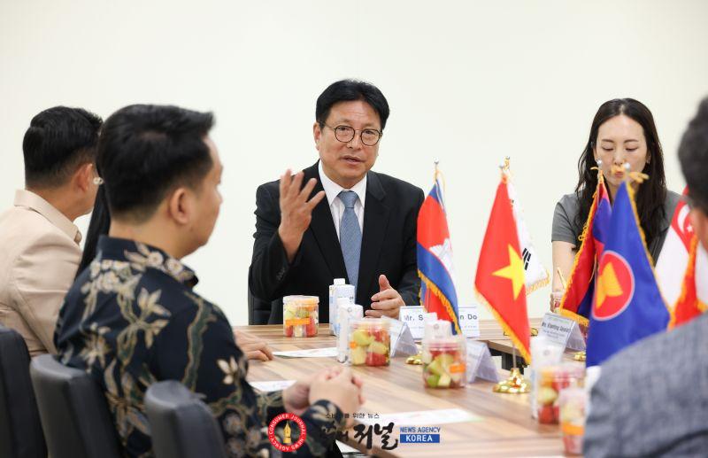 5-1. 인천광역시교육청  '2026 I-아세안 청소년 포럼' 개최.jpg