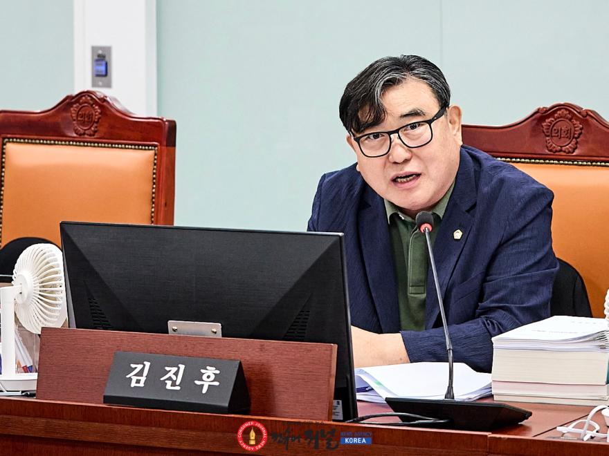 260910_김진후_의원__“대광위_이관_차질로_광역버스_재정지원금_505억_원_구멍...그_피해는_누가_책임지나”.jpg
