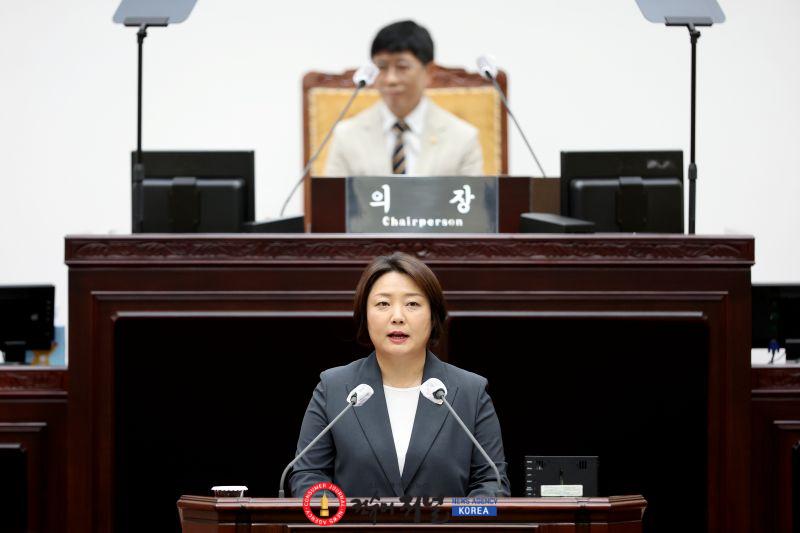 (사진)방지현_의원_의정활동_모습.jpg