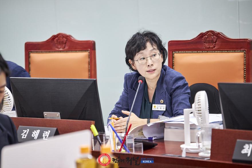260911_김해련_의원__“평택항_경쟁력_지킬_선제적_전략_마련해야”_(1).jpg