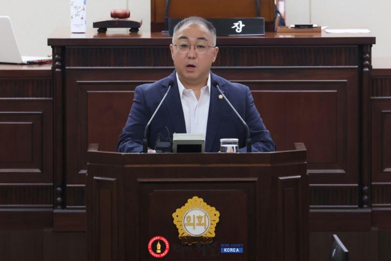 구정질문 20260917 부평구의회 남성훈의원 본회의장 사진.jpg