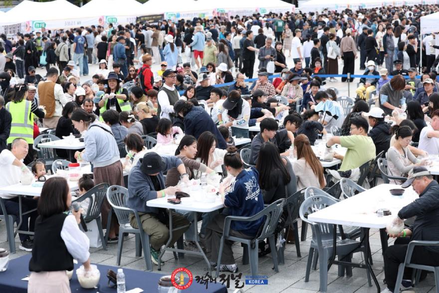 2-8. 2026 고양시 전국 막걸리 축제 개막…민경선 고양시장 행사장서 시민·상인과 소통.jpg