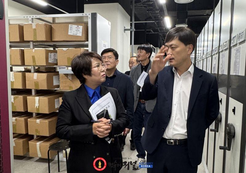 261013_김경옥_의원__교육정보기록원_방문…“평택에_들어설_기록원__단순_저장소_넘어_소통·교육의_장_돼야”.jpg