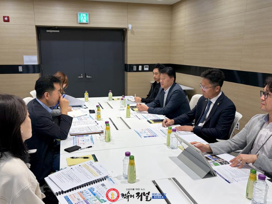 261019_정석원_의원__경기도교육청_정책기획관_면담...양주시_발전을_위한_교육혁신선도지역_선정_실무_논의.jpg