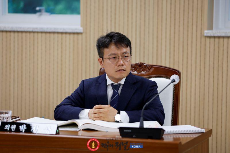 20261020 사진(박지상 의원，인천광역시 계양구 지역상품 구매촉진 조례안 대표발의).JPG