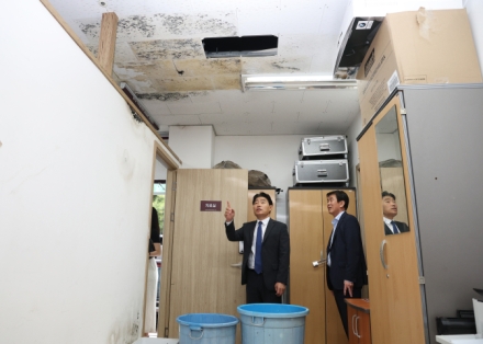 김운남 고양특례시의회 의장, 고양 히어로즈 홈구장 방문