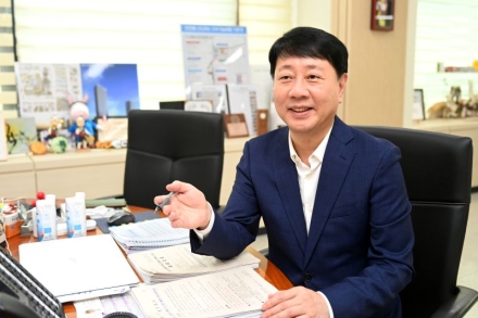 차준택 부평구청장, 2025년도 민선8기 3주년 맞아 인터뷰 가져