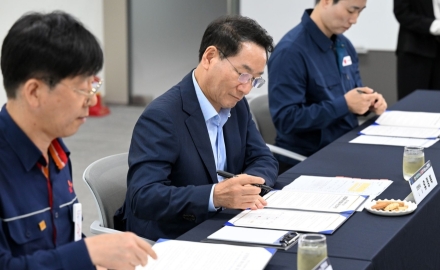 인천시·SK인천석유화학·협력사·고용부, 상생협력 협약 체결로 지속가능한 상생 생태계 구축