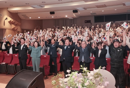 시흥시, 제80주년 광복절 경축식 개최... 독립유공자 예우와 시민 참여로 광복 의미 되새겨