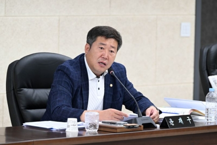 윤재구 연천군의원, 연천군 10월 조직개편 앞두고 인사·조직 운영에 직격탄... 구석기엑스포도 경고음 “핑크빛 정책만 강조하면 결국 군의 부담으로 돌아올 것”