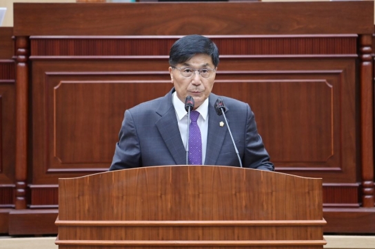 박영철 연천군의원, 5분 발언 통해 ‘탄소중립 실천을 위한 친환경소재 현수막사용 정책제안’