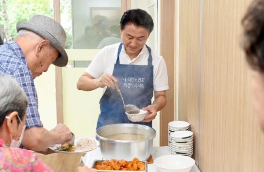 김동근 의정부시장, 경로당 방문해 어르신들과 소통