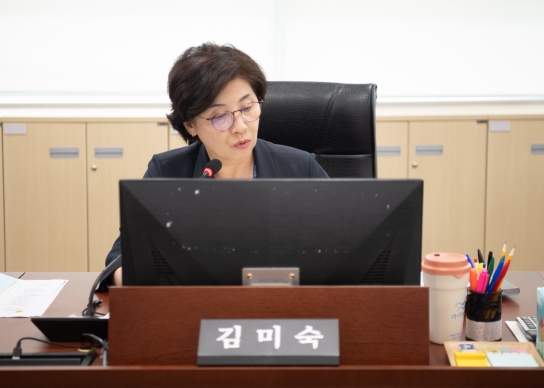 김미숙 경기도의원, 경기도 의회와 소통 강화 및 국산 전기버스 지원 정책 촉구