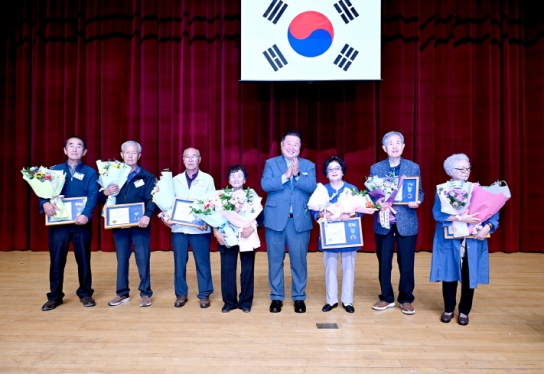 파주시, 제28회 노인의 날 기념식 갖고 유공자 43명 표창