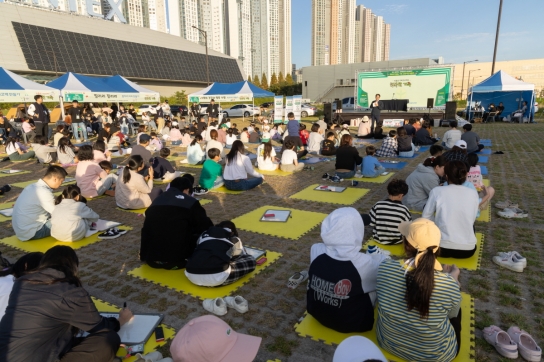 【포토뉴스】 이동환 고양시장, '제9회 책 읽는 가족, 고양시민 북캠프' 찾아
