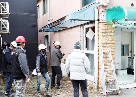 파주시, 용주골 불법건축물 4개동 강제철거... 중단없는 과감한 행정대집행 추진한다