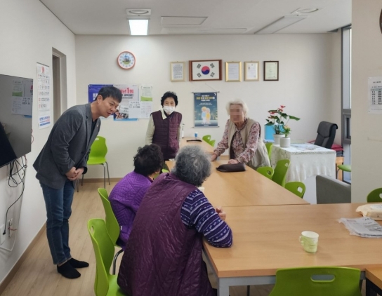 유영일 경기도의원, 공공실버 영구임대주택 현장방문... 거주어르신들 불편함 없는지 살펴