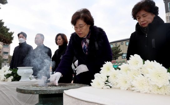 계양구의회, 2025년 새해 “장기동 황어장터 3.1만세운동 기념탑” 참배