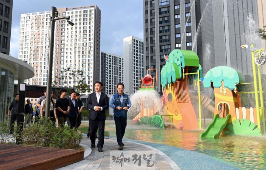 2. 주택과(김동근 의정부시장, 복합문화융합단지 내 첫 준공 아파트 현장 방문)1.JPG