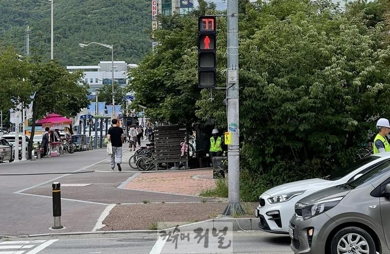 시민소통담당관(내 삶을 바꾸는 의정부, 변화의 시간 2년 ⑧창의적 아이디어가 넘치는 선진행정의 도시, 의정부)3-네칸신호등2.jpg