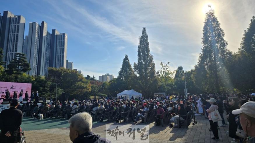7. 부평의 포크 음악을 반추하다 문화도시부평,‘부평 폭신 콘서트 다시 쓰는 음악일기’ 성료.jpg