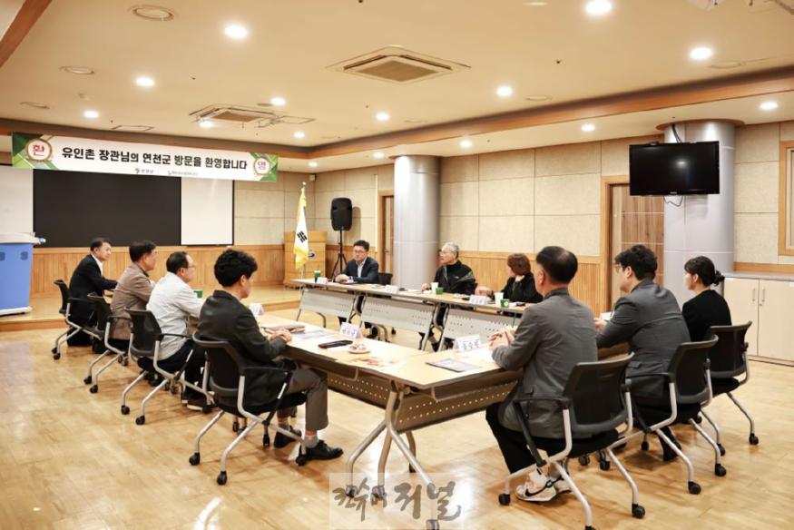 유인촌 문화체육관광부 장관, 연천군 방문…지역 문화예술가와 소통.jpg