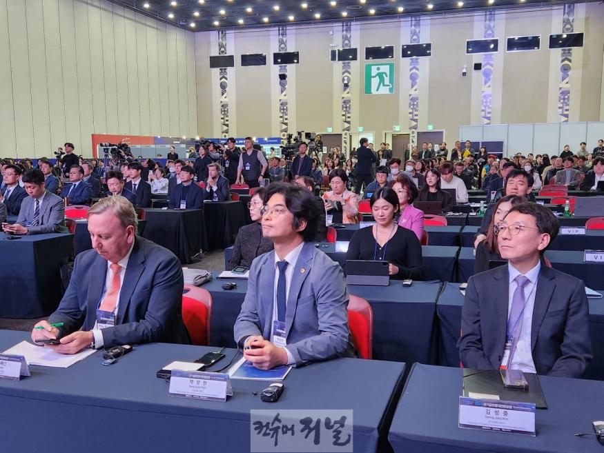 241030 박상현 의원, 경기글로벌대전환포럼에서 경기도 AI 혁신 비전 제시 .jpg