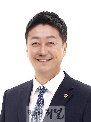 김진경 경기도의회 의장_공식 프로필 사진.jpg