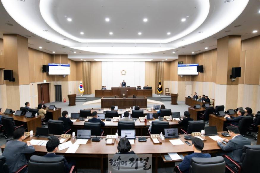제247회 임시회 4차 본회의 전경.jpg