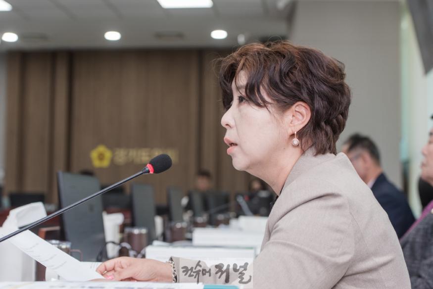 241111 정경자 의원, 행정사무감사에서 사무처장 책임론 제기하며 무지 혹은 무능 비판.jpg