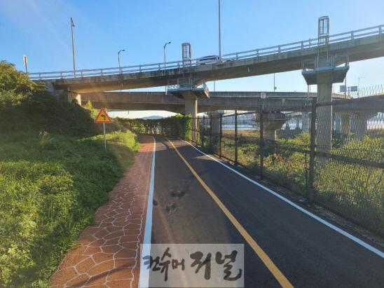 2. 고양시, 자유로 한강변 자전거길 개통 (1).jpg