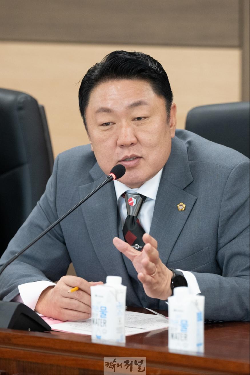 보도자료 사진.jpg