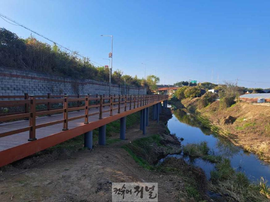 2. 고양시, 한강변 자전거·보행자 겸용길 개통 (1).jpg