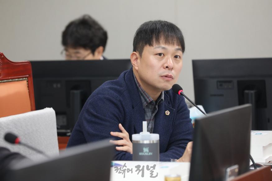 241120 유영일 의원, “경기도 갑질 처리 실태 전반적 부실 지적 ... 갑질 관련 종합 매뉴얼 마련 요구에 경기도 비서실장 ‘만들겠다’.jpg