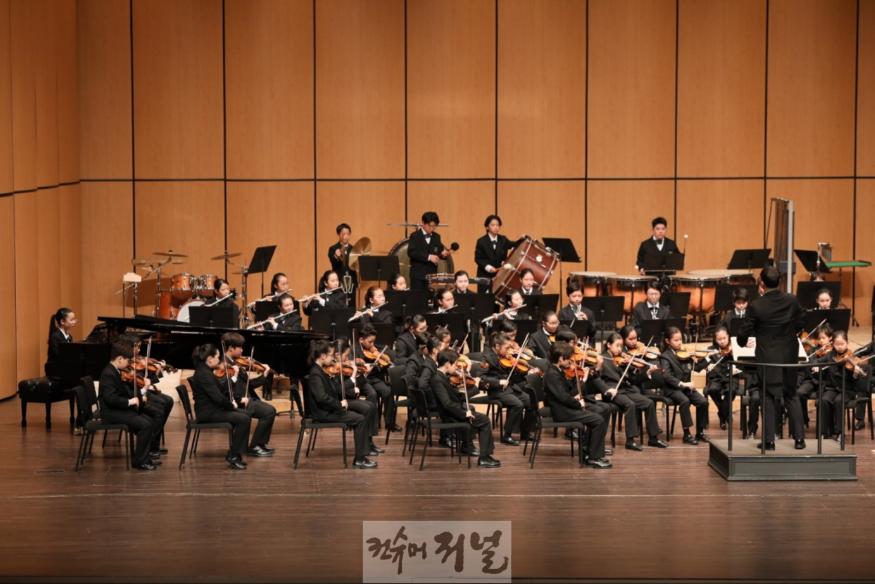 241126_창작과_협업으로_교원의_예술적_성장_중등_예술_교원_음악회__전시회_개최(사진_4)_사제동행_음악회.jpg