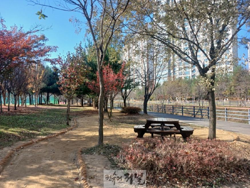 2. 녹지산림과(의정부시, 맨발 황톳길‧오솔길로 시민 건강과 휴식 공간 확장)1.jpg