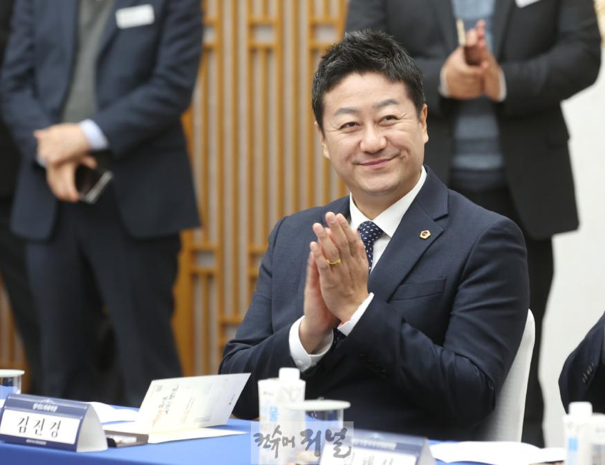 241127 김진경 의장. 대한민국 시도의회 의장협의회 제7차 임시회 참석...'3급 신설' 등 논의 (1).jpg