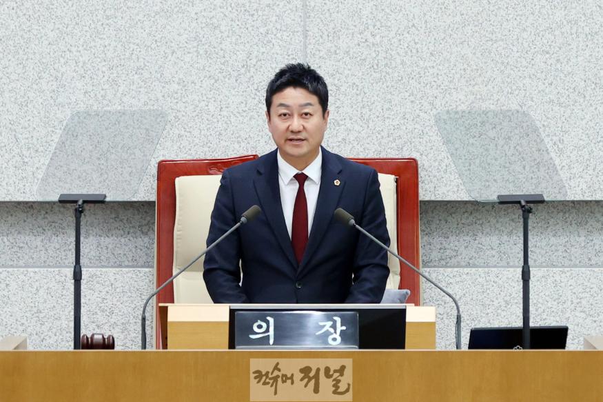 241128 김진경 의장, 양당 합의로 정례회 정상화...협치의 밝은 하늘 기대 (1).jpg