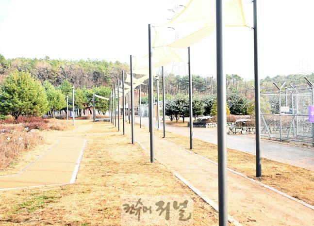 2. 파주 월롱시민공원에 ‘맨발 산책로’조성 (1).jpg