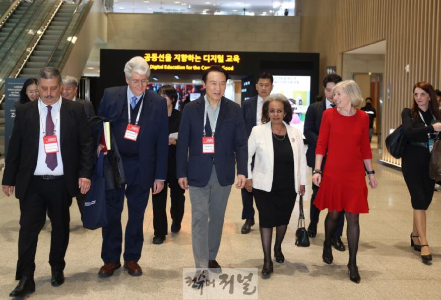 241202_임태희_교육감__사흘레_워크_쥬드_에티오피아_전_대통령__스테파니아_지아니니_유네스코_교육사무총장보와_다자회담_가져(사진3).JPG