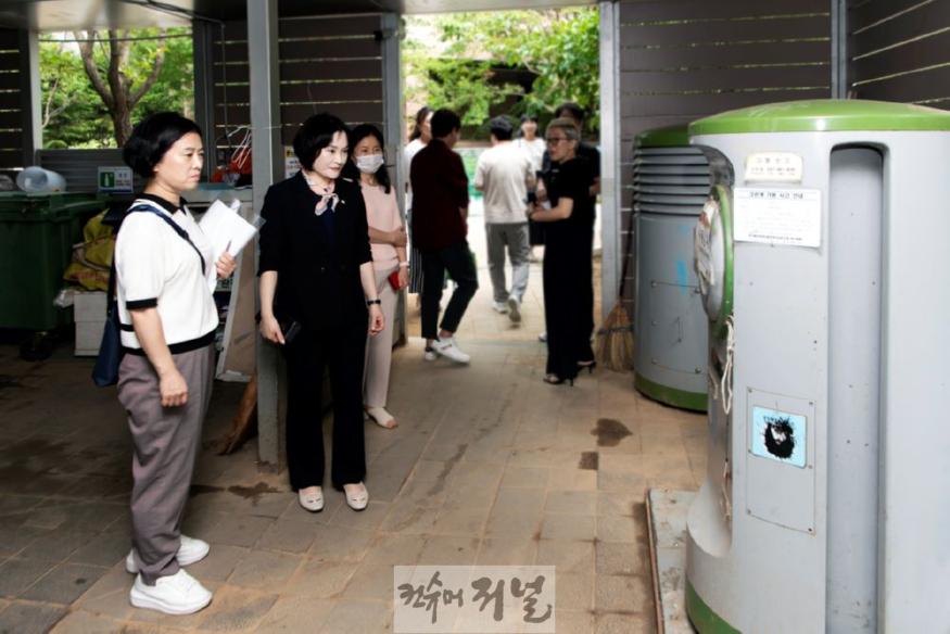 03 현장점검 중인 연구회.JPG