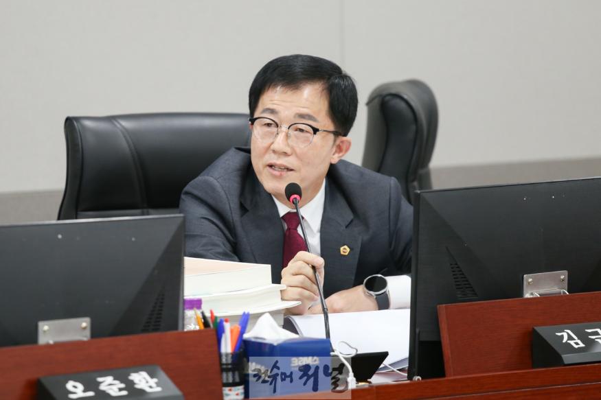241203 김근용 의원, 2025년 경기도 예산안 “절차적 하자와 재정 기조 한계 지적”.jpg